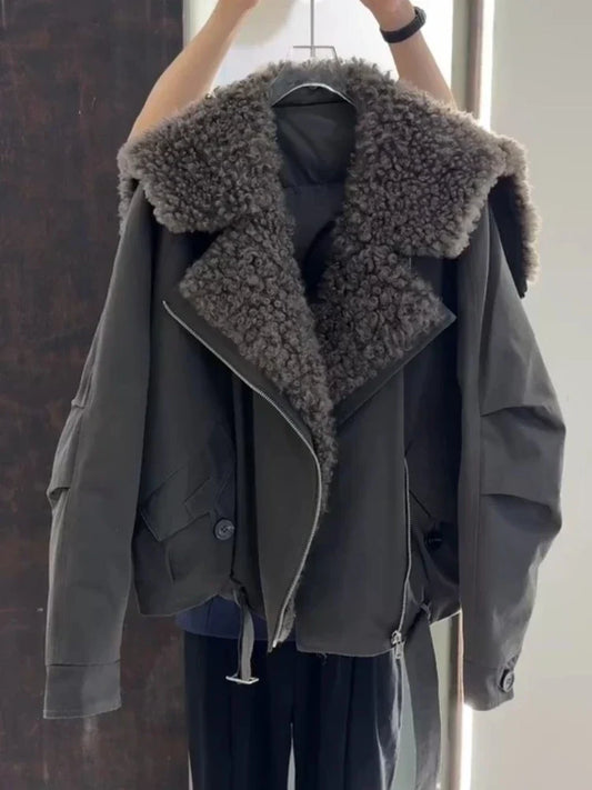 Women’s Oversized Faux-Fur Collar Jacket – Relaxed Winter Outerwear with Asymmetric Zip Front