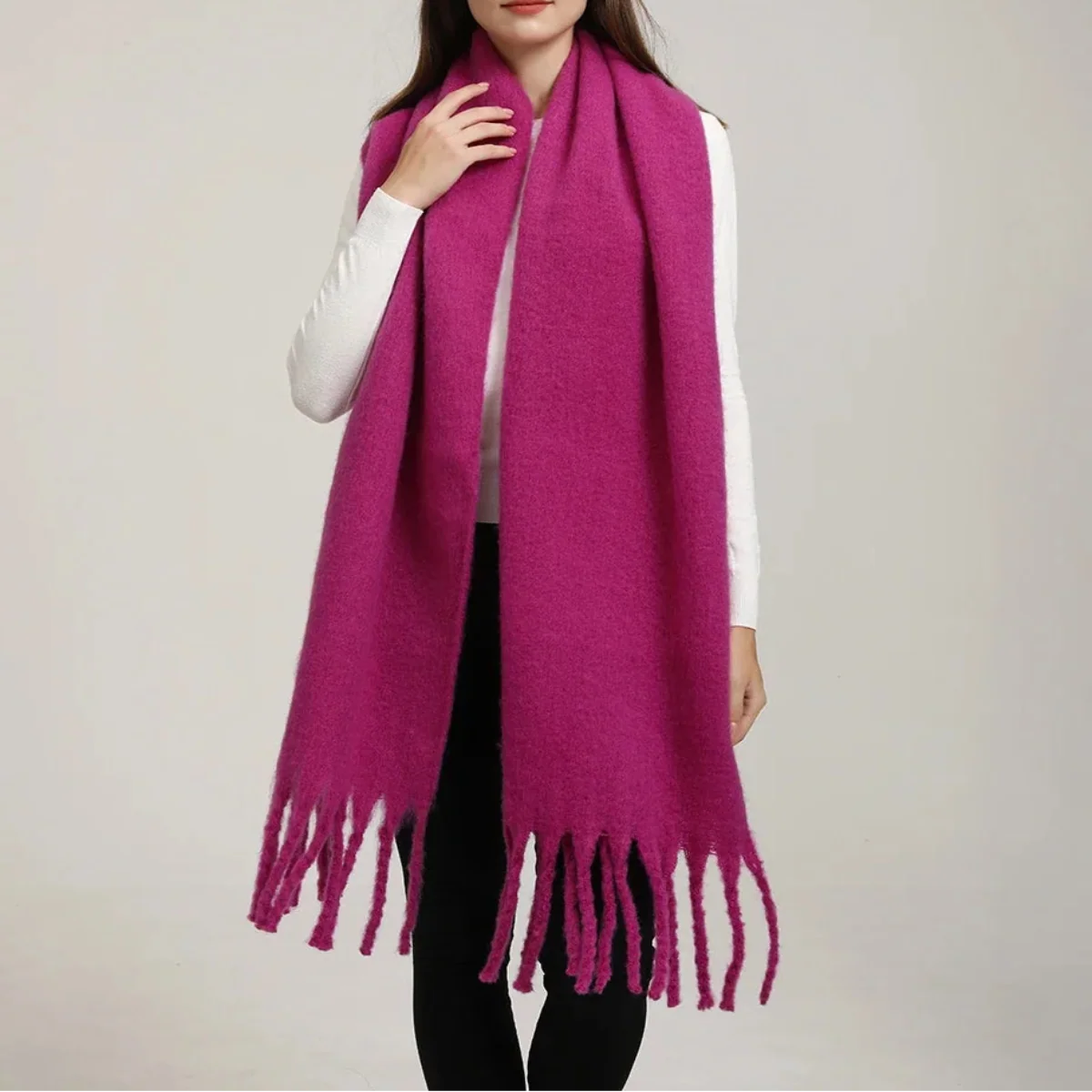 Women’s Cashmere Winter Scarf – Oversized Soft Tassel Wrap for Elegant Autumn and Winter Layering