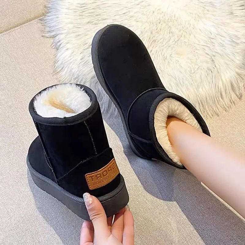 Women’s Waterproof Plush-Lined Snow Boots – Short Winter Boots with Gripped Platform Sole
