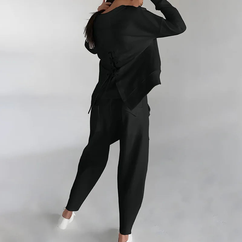 Women’s Crew-Neck Sweatshirt and Cargo Jogger Set – Relaxed Two-Piece Casual Outfit