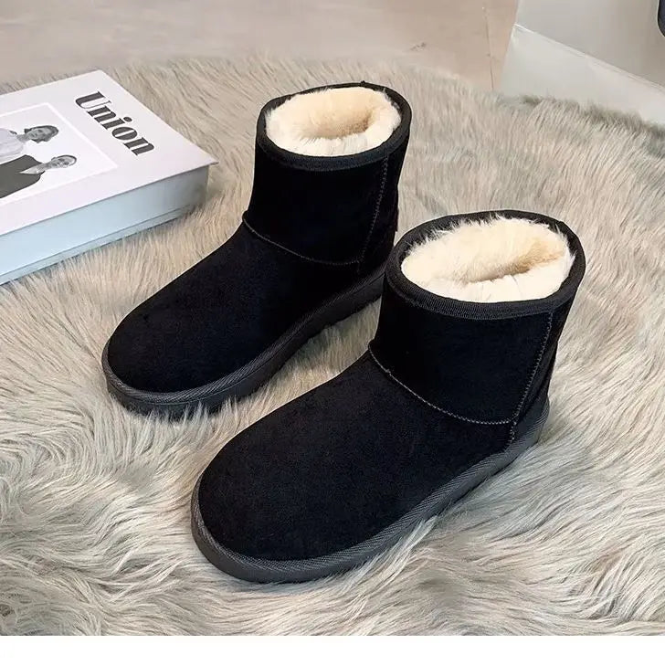 Women’s Waterproof Plush-Lined Snow Boots – Short Winter Boots with Gripped Platform Sole