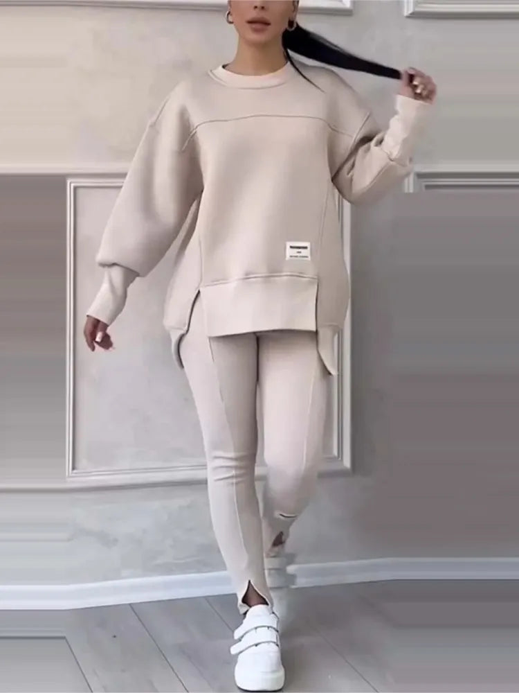 Women’s Oversized Sweatshirt and Slim Trouser Set – Modern Two-Piece Casual Outfit