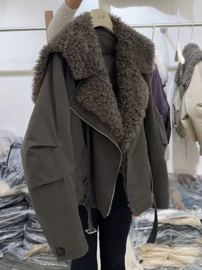 Women’s Oversized Faux-Fur Collar Jacket – Relaxed Winter Outerwear with Asymmetric Zip Front