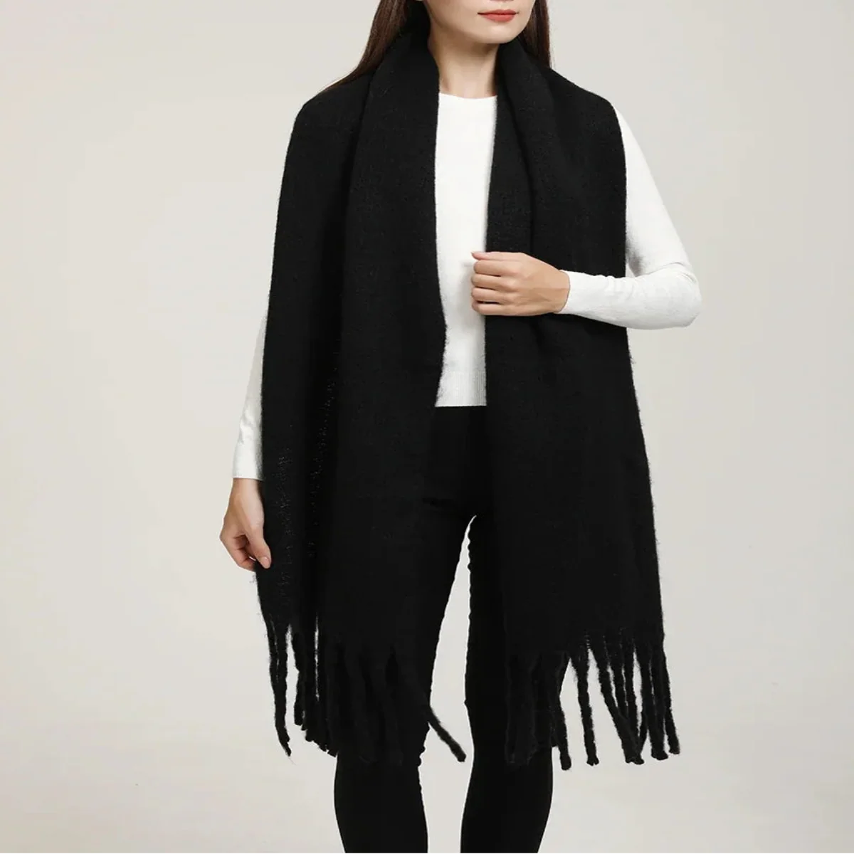 Women’s Cashmere Winter Scarf – Oversized Soft Tassel Wrap for Elegant Autumn and Winter Layering