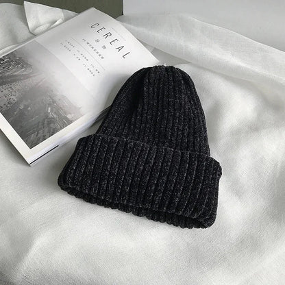 Men’s Soft Chenille Knitted Beanie – Ribbed Cuffed Warm Winter Hat for Everyday Cold-Weather Wear
