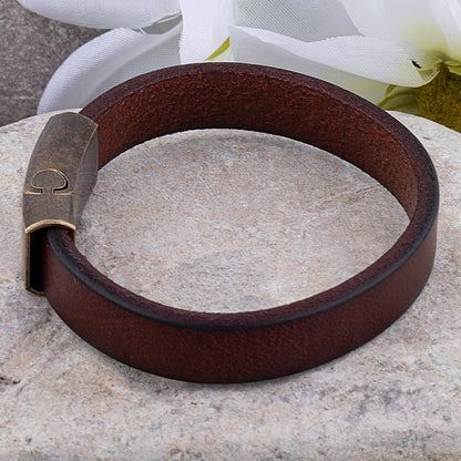 Men’s Leather Bracelet with Brass Clasp – Minimal Wristwear for Casual and Smart Styling