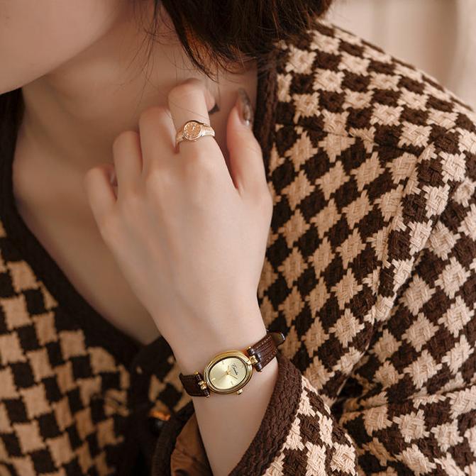 Women’s Square Dial Leather Strap Watch – Gold-Tone Stainless Steel Case with Minimalist Face for Everyday and Occasion Wear