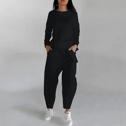 Women’s Crew-Neck Sweatshirt and Cargo Jogger Set – Relaxed Two-Piece Casual Outfit