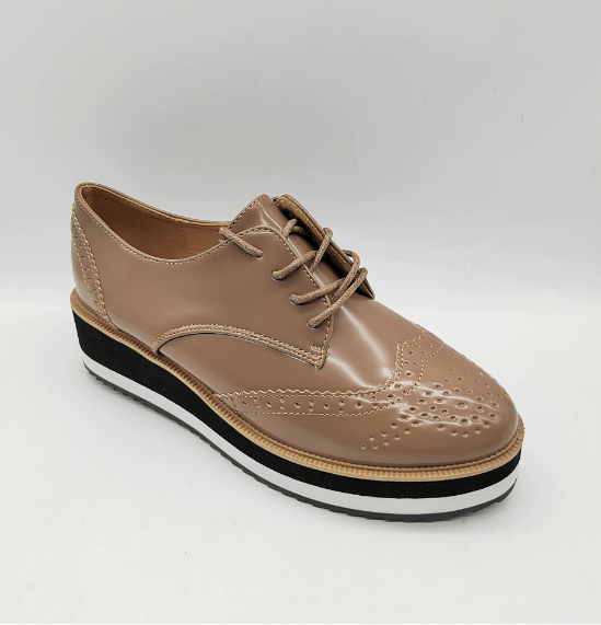 Women’s Brogue Oxford Shoes – Platform Lace-Up Style for Smart Casual Wear