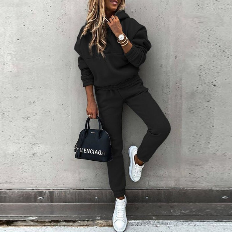 Women’s Pullover Hoodie and Jogger Tracksuit Set – Relaxed Two-Piece Active Style