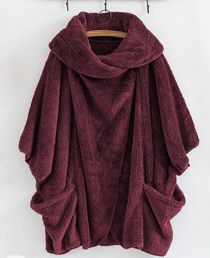 Women’s Plush Fleece Cape Coat – Oversized Winter Layer for Cosy Everyday Wear