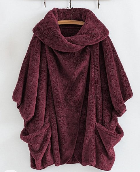Women’s Plush Fleece Cape Coat – Oversized Winter Layer for Cosy Everyday Wear