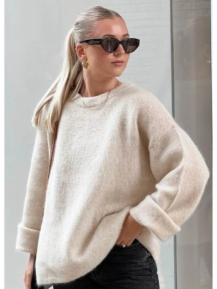 Women’s Fluffy Crew-Neck Knit Sweater – Soft Relaxed Pullover for Cozy Everyday Layering