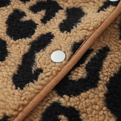 Women’s Leopard-Print Sherpa Fleece Jacket – Warm Button-Front Winter Layer for Everyday Casual Wear