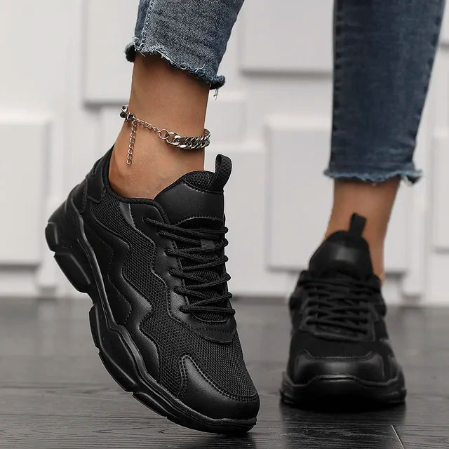Women’s Lightweight Mesh Sneakers – Lace-Up Low-Top Trainers with Layered Panels and Chunky Cushioned Sole