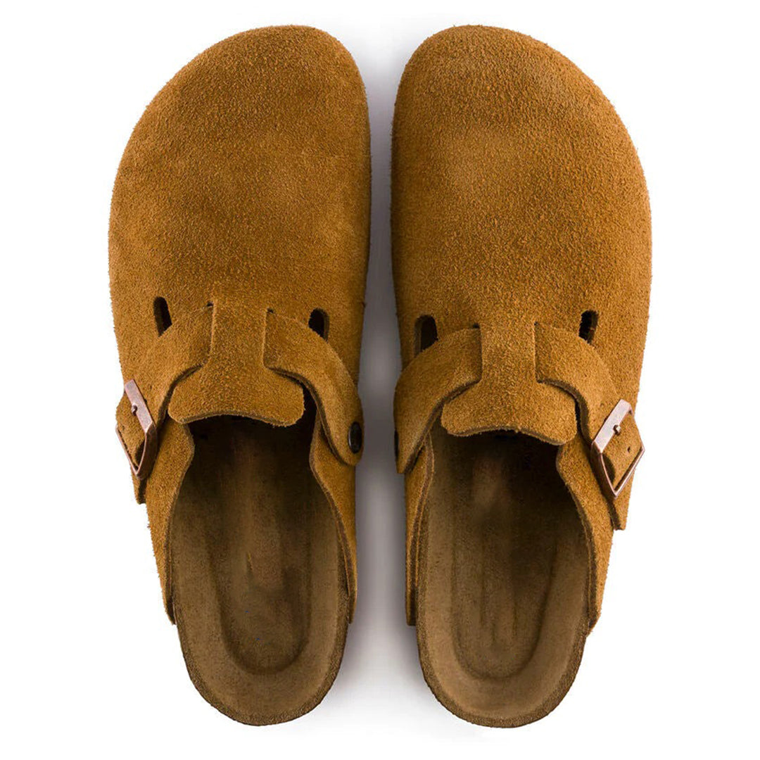 Men’s Adjustable Suede Clogs – Closed-Toe Slip-On Design with Contoured Footbed and Buckle Strap