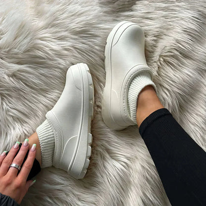 Women’s Fleece-Lined Slip-On Shoes – Low-Cut Everyday Footwear with Ribbed Stretch Collar and Gripped Sole