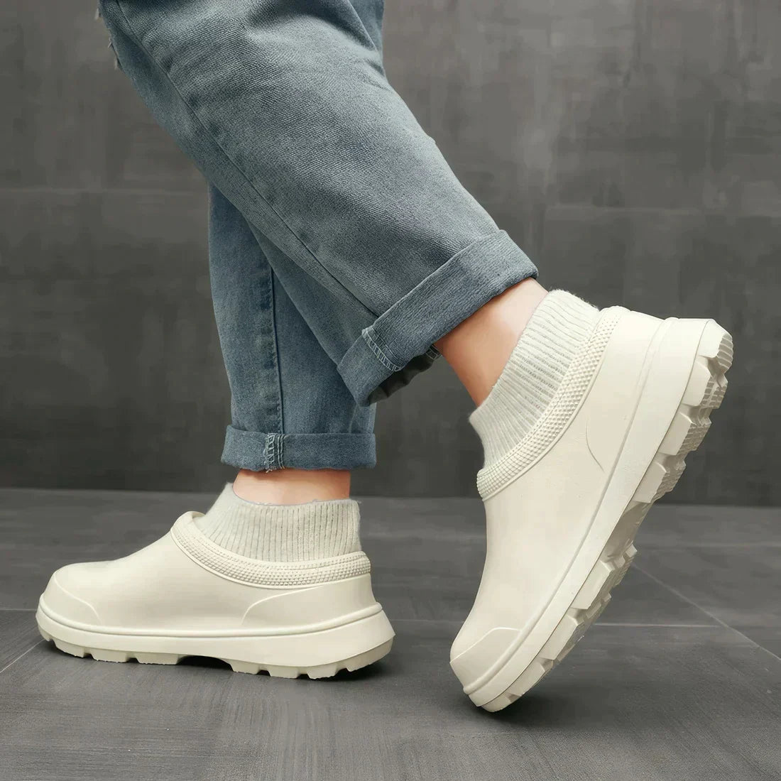 Women’s Fleece-Lined Slip-On Shoes – Low-Cut Everyday Footwear with Ribbed Stretch Collar and Gripped Sole