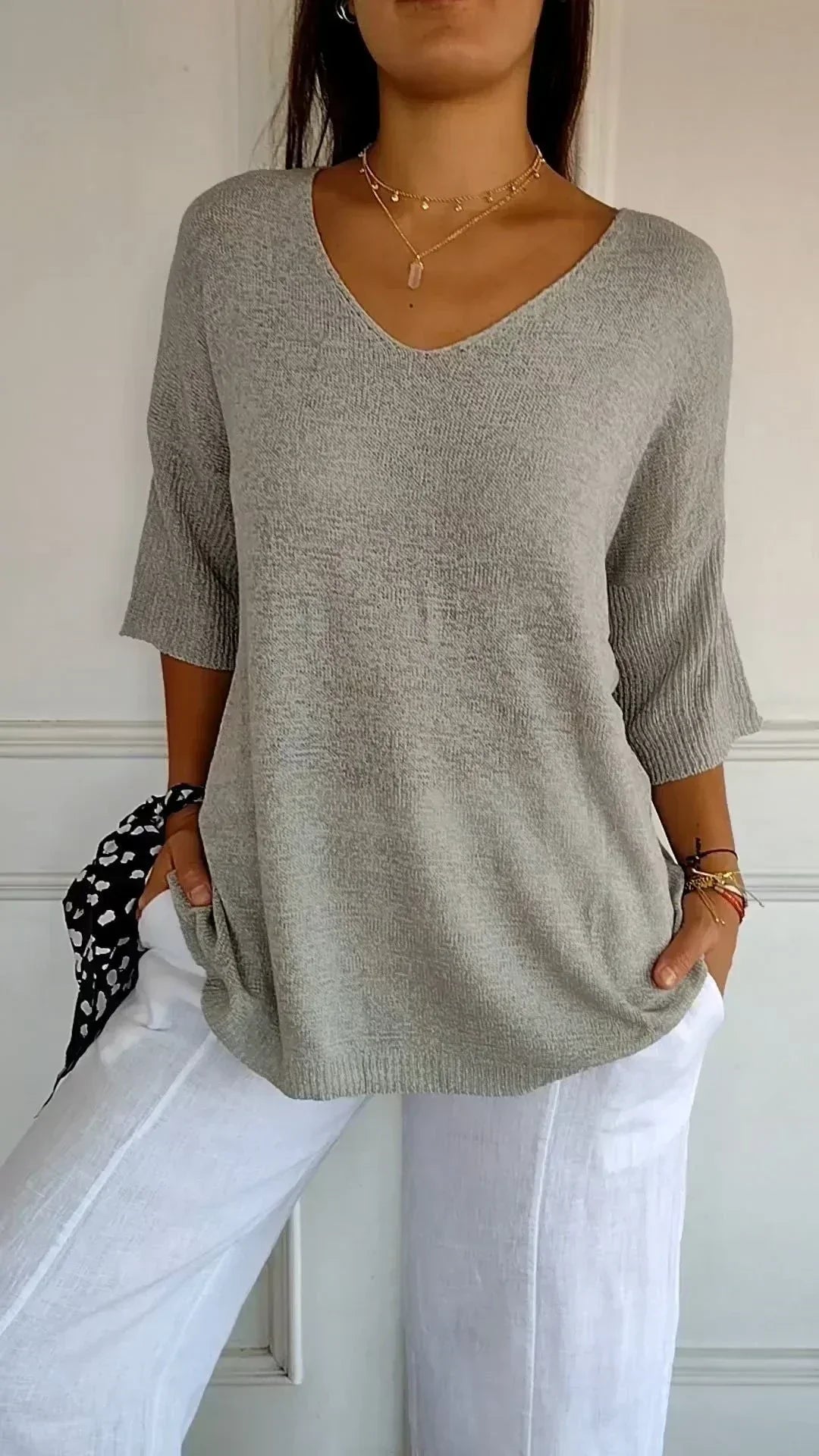 Women’s Relaxed V-Neck Knit Top – Lightweight Longline Layer for Everyday Styling