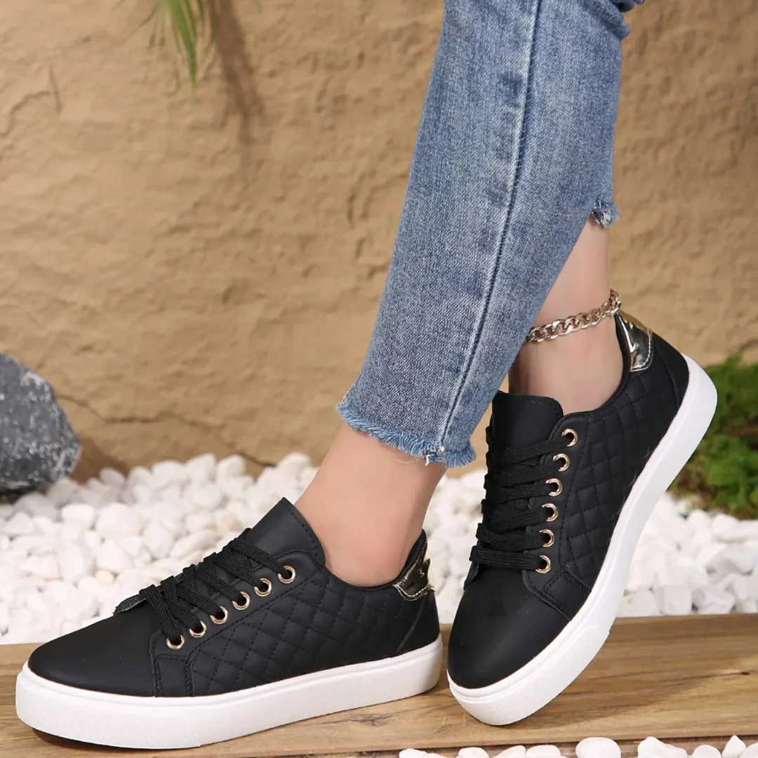 Women’s Quilted Lace-Up Trainers – Cushioned Casual Shoes for Walking and Everyday Wear