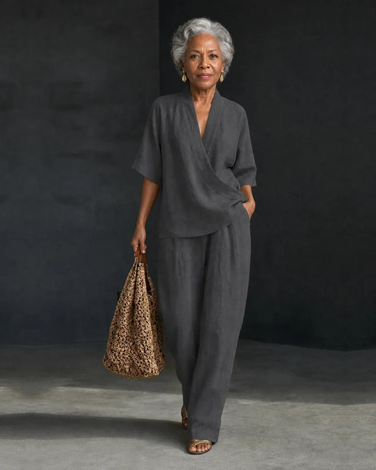 Women’s Two-Piece Set – Short-Sleeve V-Neck Blouse with Wide-Leg Trousers
