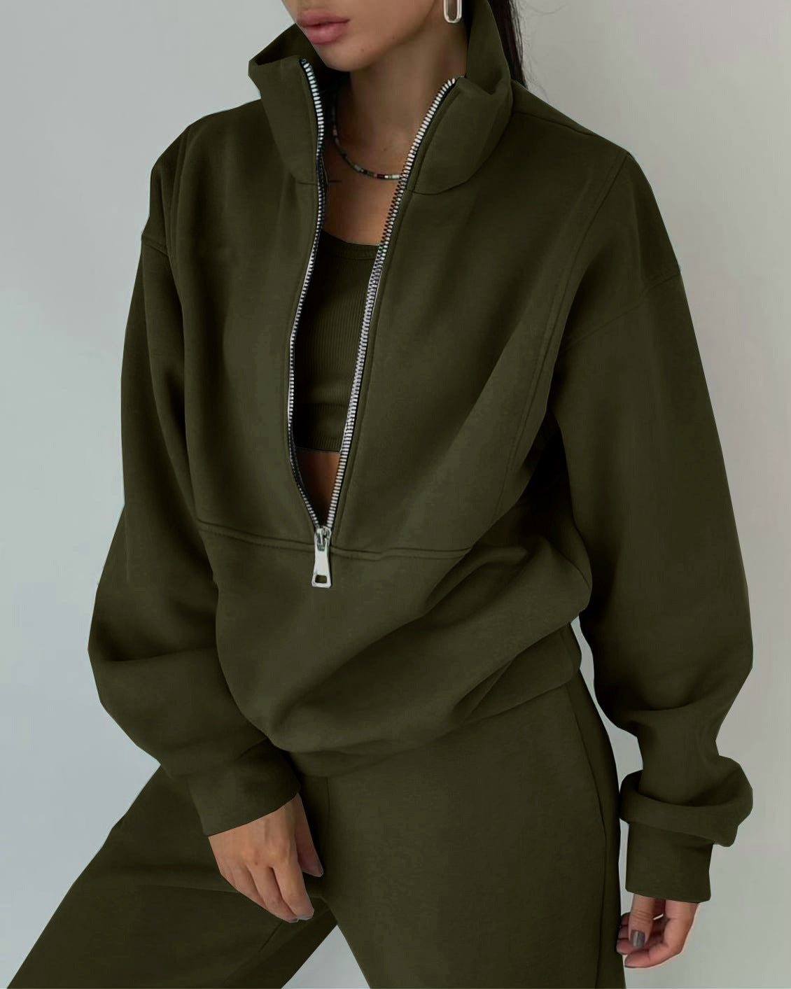 Women’s Half-Zip Sweatshirt and Jogger Set – Relaxed Two-Piece Sporty Style