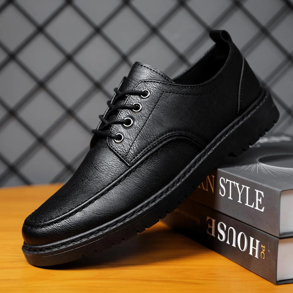 Men’s Casual Derby Shoes – Lace-Up Low-Top Design with Moc-Toe Stitching and Chunky Tread Sole