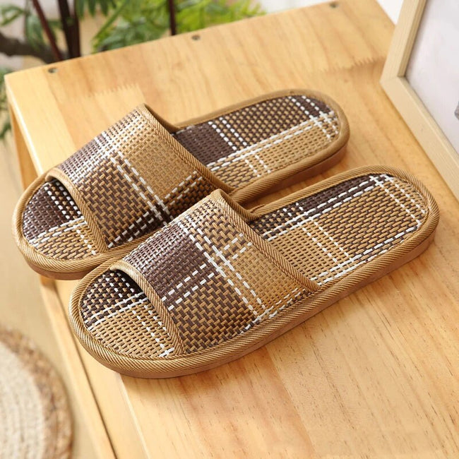 Men’s Woven Bamboo Rattan Slippers – Breathable Open-Toe Indoor Slides for Warm-Weather Everyday Comfort