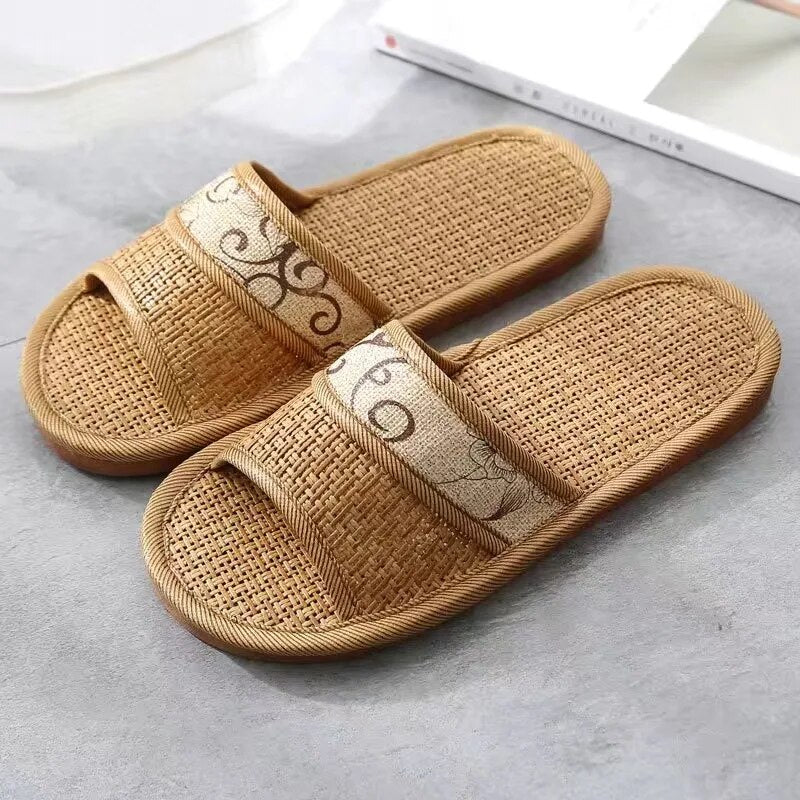 Men’s Woven Bamboo Rattan Slippers – Breathable Open-Toe Indoor Slides for Warm-Weather Everyday Comfort