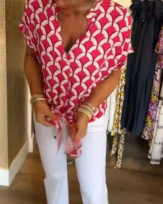Women’s Geometric Print V-Neck Blouse – Relaxed Three-Quarter Sleeve Style for Work and Leisure