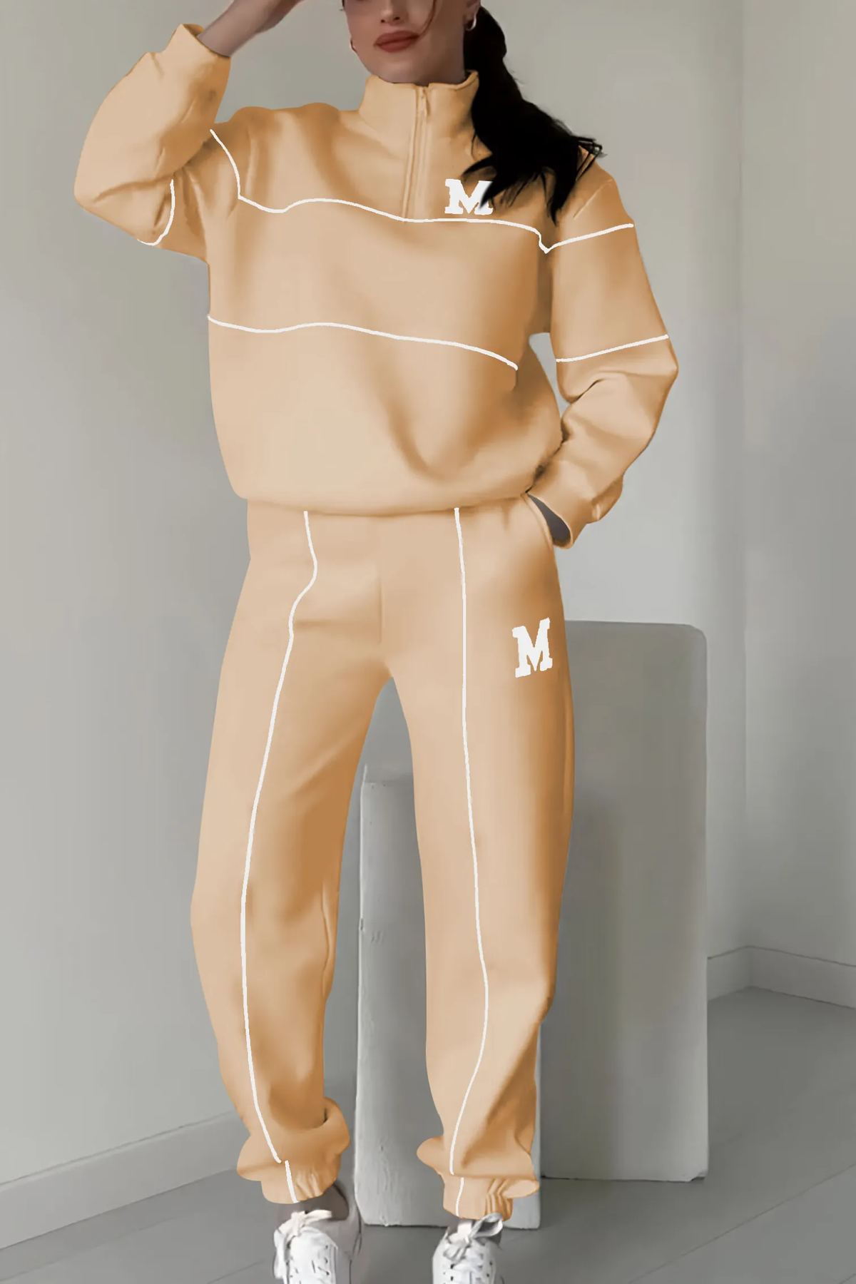 Women’s Contrast-Piped Half-Zip Tracksuit – Relaxed Sweatshirt and Joggers for Everyday Wear