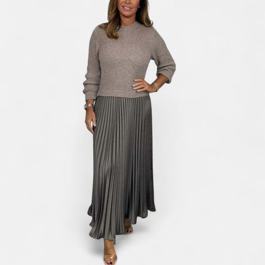 Women’s Jumper Dress – Knitted Maxi Dress with Pleated Skirt