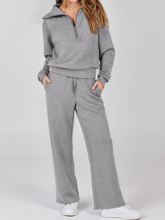 Women’s Two-Piece Jogging Set – Half-Zip Hooded Top and Wide-Leg Sweatpants with Drawstring Waist