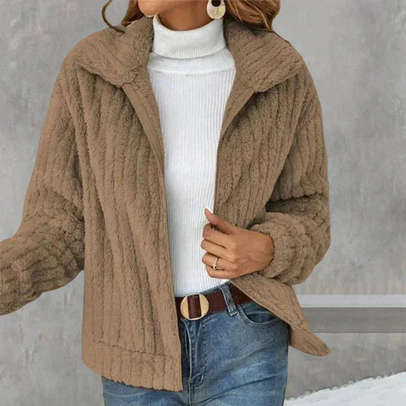 Women’s Plush Fleece Collared Jacket – Soft Textured Winter Layer for Relaxed Everyday Cold-Weather Wear