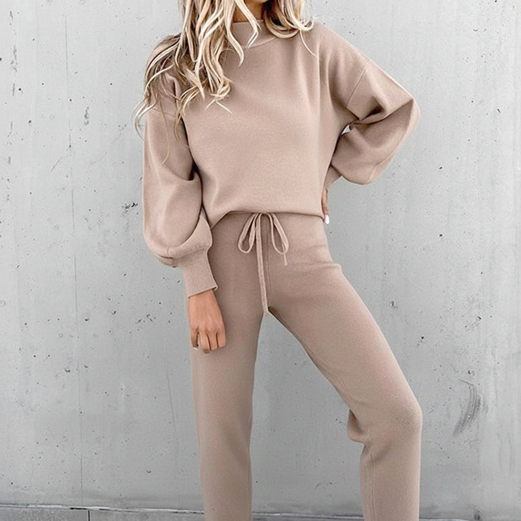 Women’s Mock-Neck Sweatshirt and Jogger Set – Relaxed Loungewear for Cooler Days